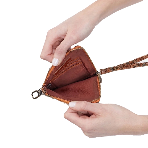 ETERNAL GARDEN SPARK WRISTLET - Perspective 2